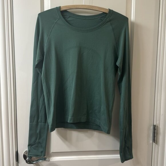 Lululemon Swiftly Tech Long Sleeve Shirt 2.0 Race Length in Medium Forest Size 8 - Picture 3 of 9